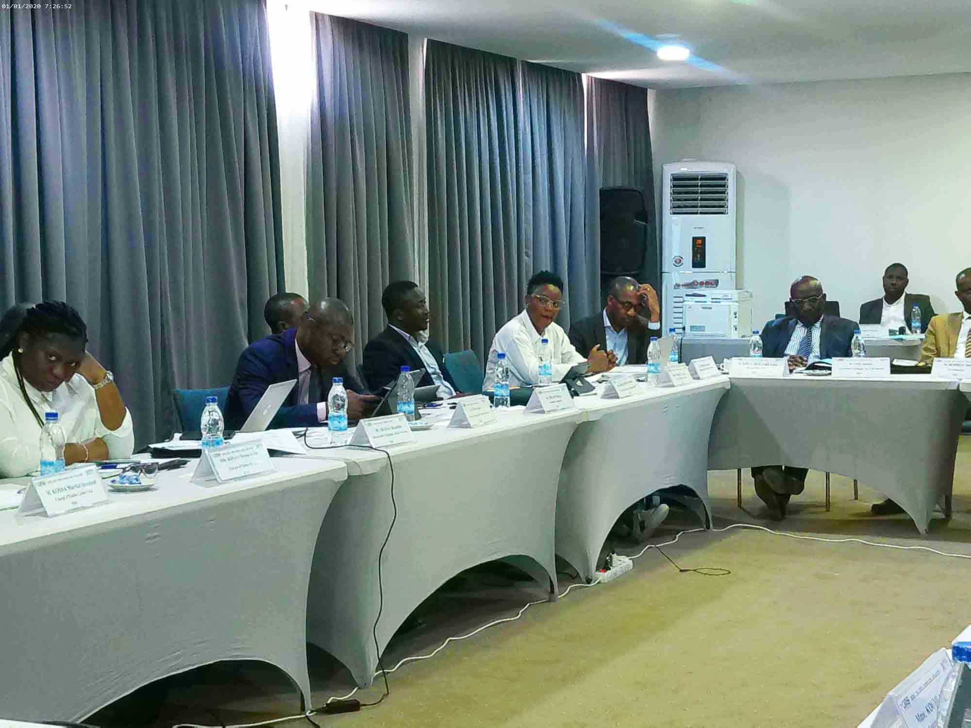 Expoitations minières à petite échelle : comprendre les dimensions techniques, sociales et environnementales